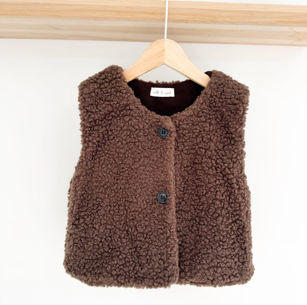 Sleeveless vest NOA