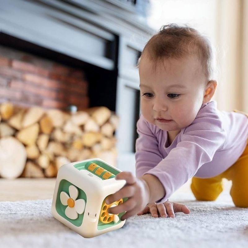 6-in-1 Montessori Activity Cube – Compact Sensory Travel Toy for Toddlers 12 Months+